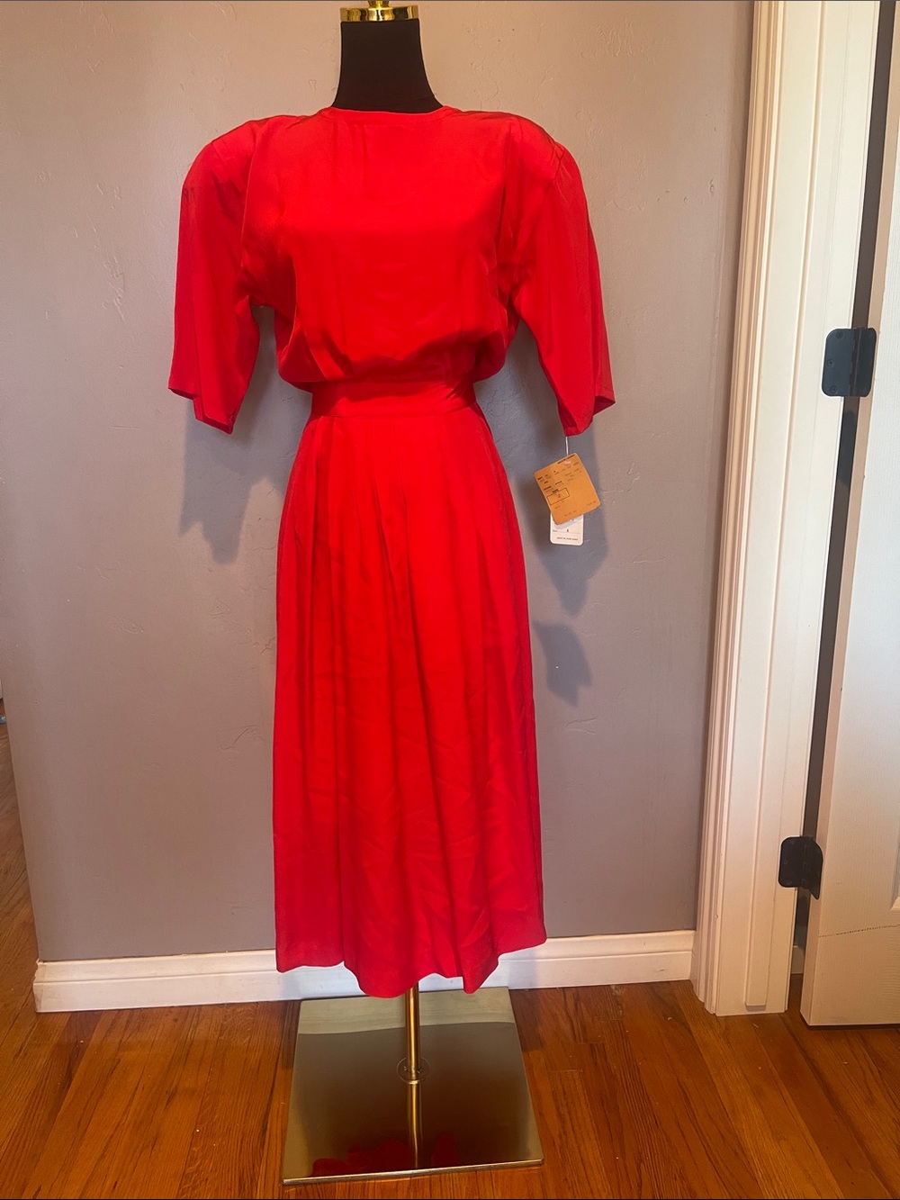 Vtg Bergdorf Goodman 100% Silk Red Pleated Midi Dress Flutter Sleeve Size 4